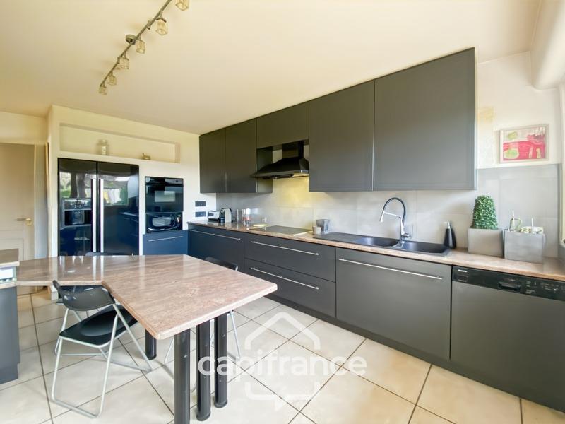 Maison - 192 m² - 8 pièces