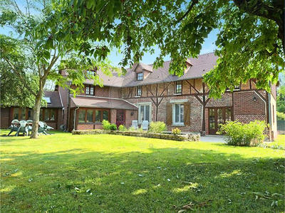 Demeure - 193 m² - 9 pièces