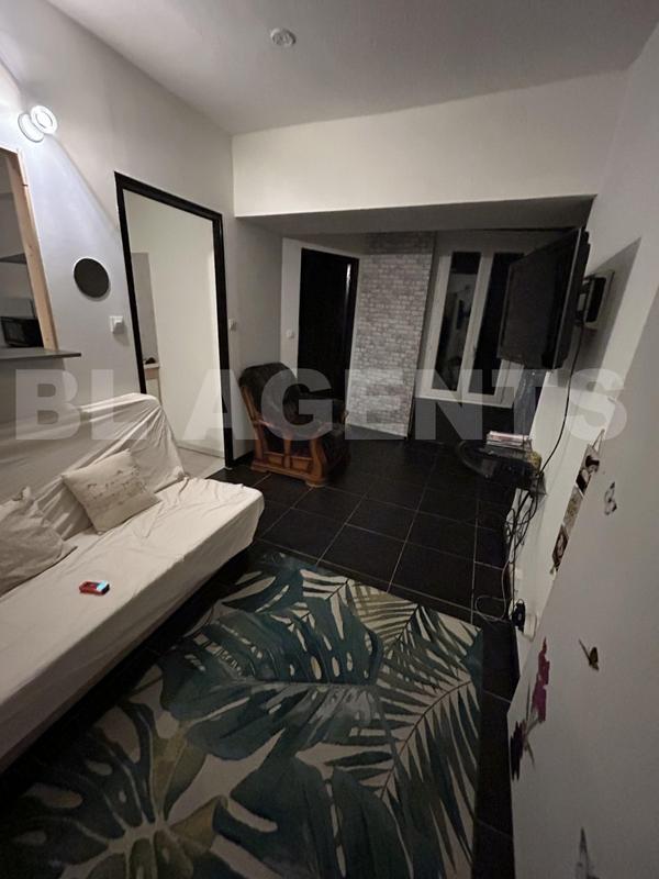 Appartement - 100 m² - 2 pièces