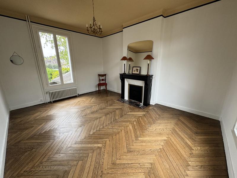 Maison - 163 m² - 7 pièces