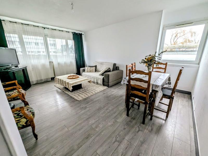 Appartement - 90 m² - 4 pièces