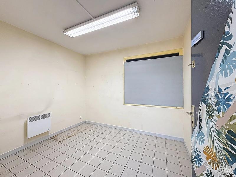 Bureau - 244 m² - 3 pièces