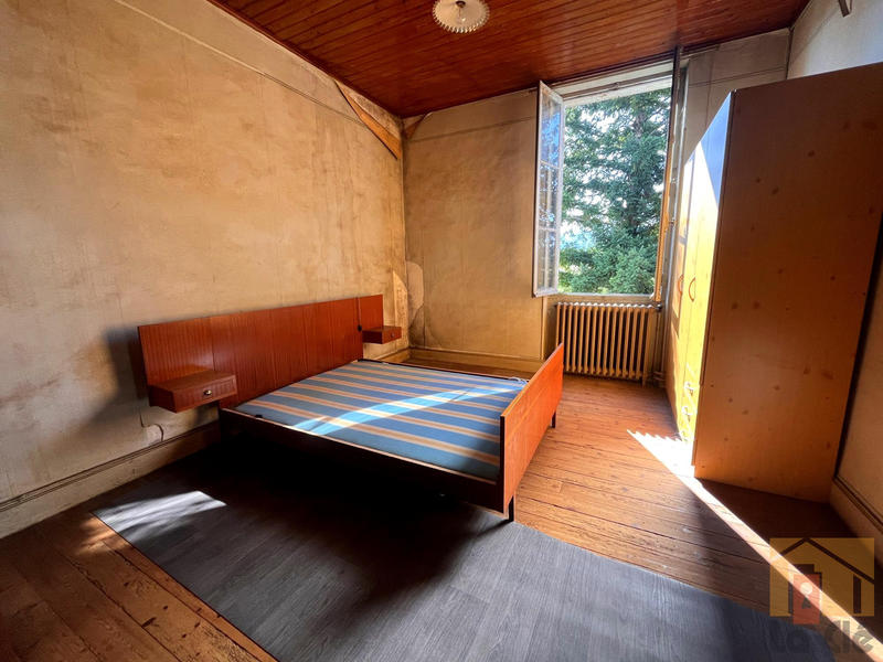 Maison - 200 m² - 7 pièces