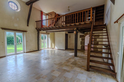 Maison - 305 m² - 10 pièces