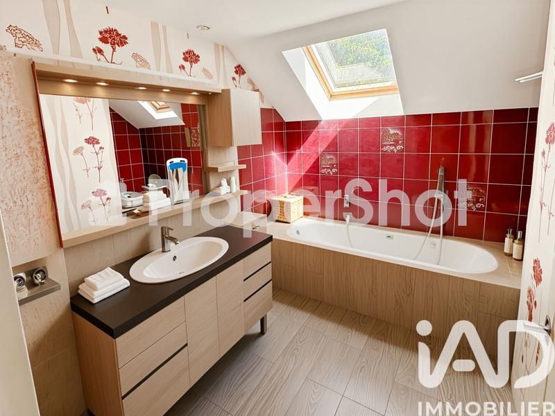 Maison - 93 m² - 5 pièces