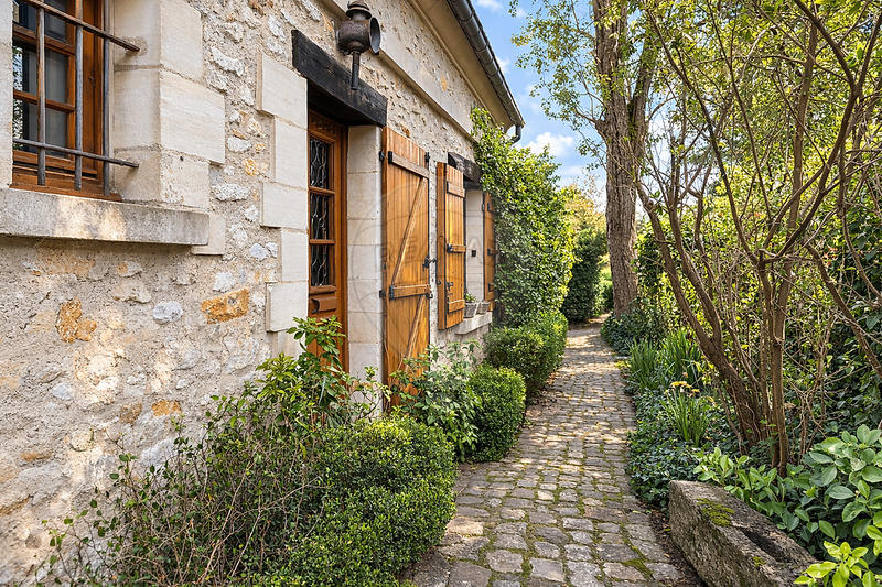 Maison - 125 m² - 9 pièces