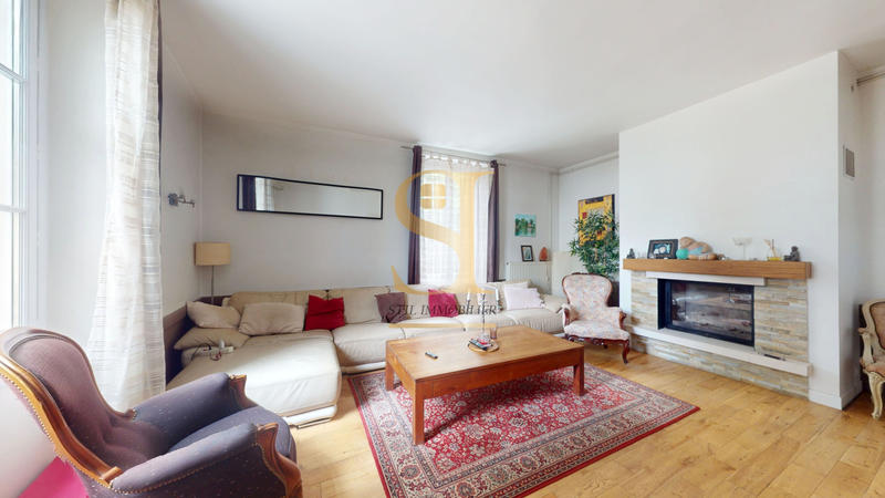 Maison - 250 m² - 7 pièces