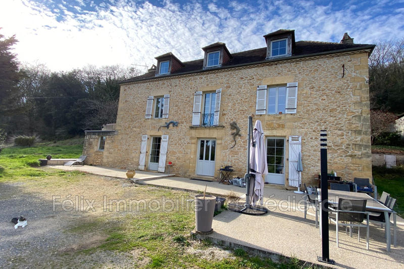Maison de maîtres - 216 m² - 9 pièces