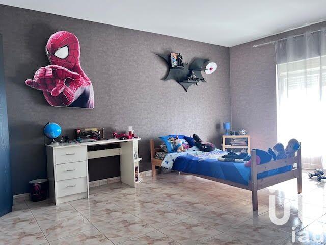 Maison - 254 m² - 7 pièces