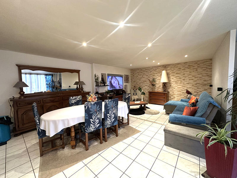 Maison - 159 m² - 9 pièces