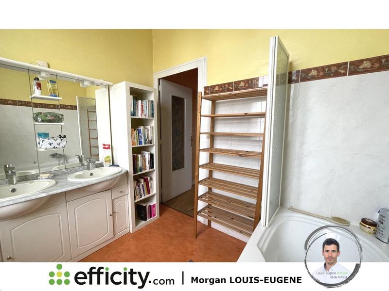 Maison - 272 m² - 8 pièces