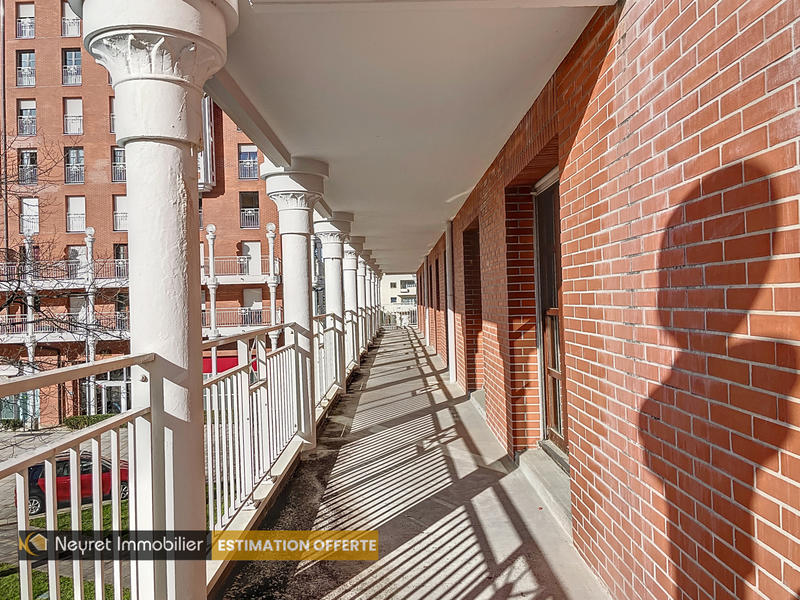 Appartement - 257 m² - 12 pièces