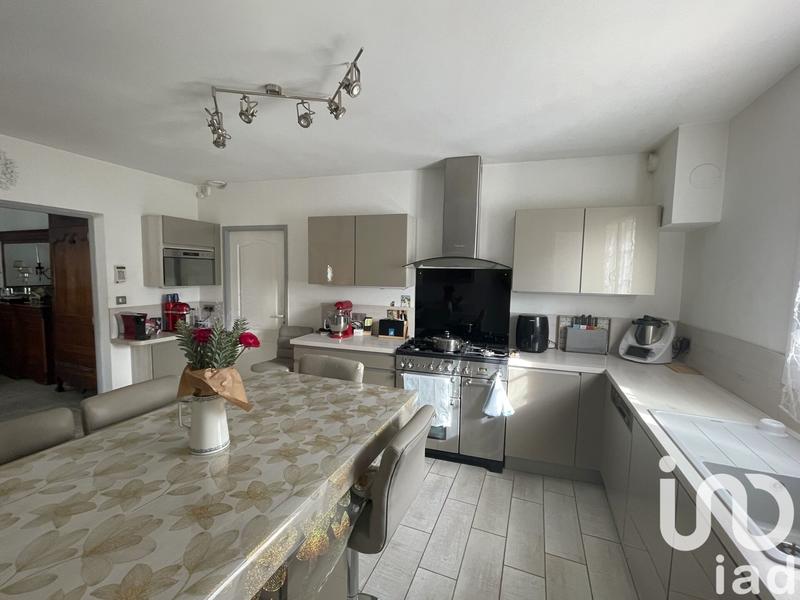 Maison - 303 m² - 12 pièces