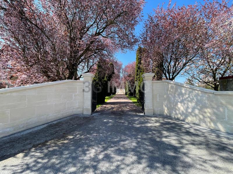 Demeure - 191 m² - 9 pièces