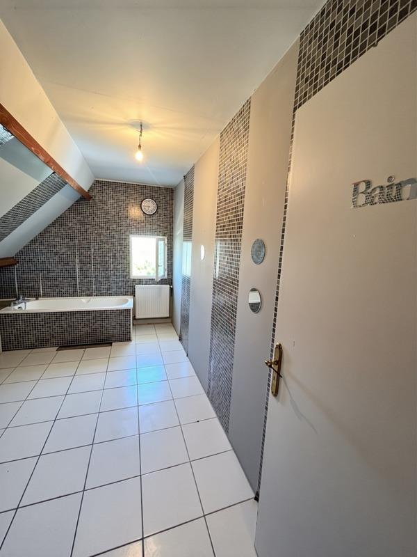 Maison - 121 m² - 6 pièces