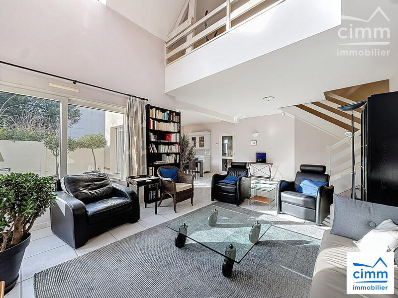 Maison contemporaine - 186 m² - 8 pièces