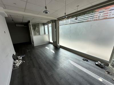 Local commercial - 70 m² - 4 pièces
