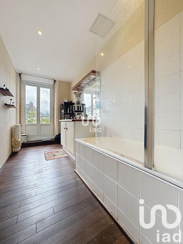 Maison - 186 m² - 8 pièces