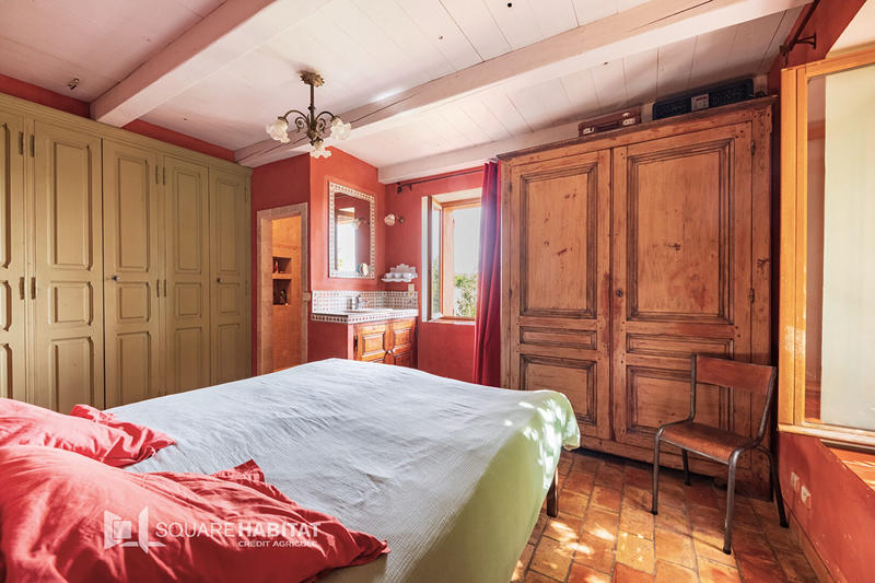 Maison - 254 m² - 8 pièces