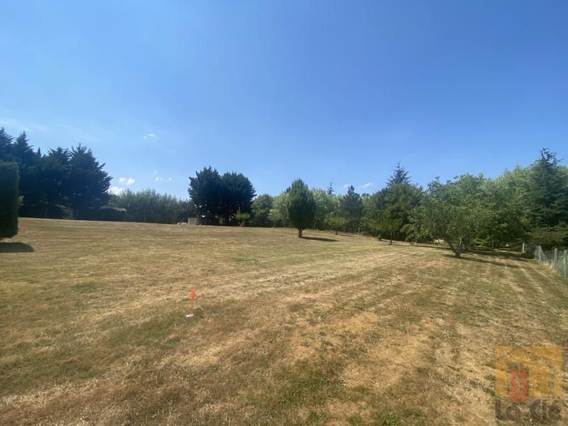 Terrain - 2 235 m²