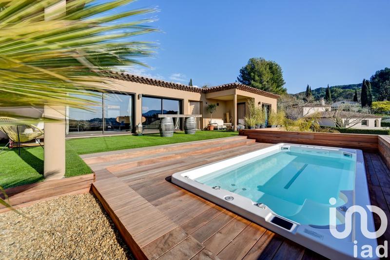 Maison - 288 m² - 8 pièces