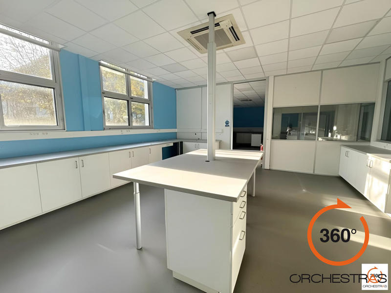 Local d'activités - 805 m²