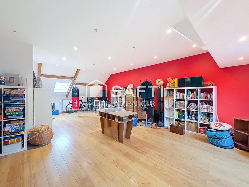 Maison de ville - 211 m² - 9 pièces