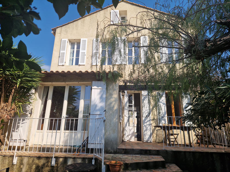 Maison - 101 m² - 5 pièces