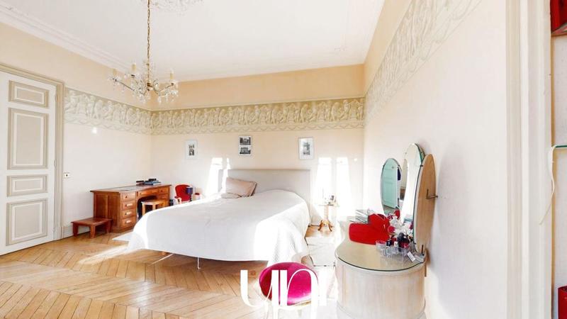 Château - 700 m² - 19 pièces