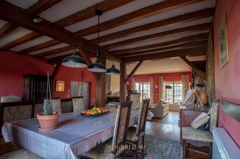 Maison - 260 m² - 8 pièces