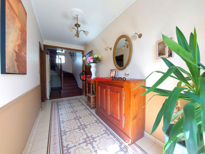 Maison - 250 m² - 11 pièces