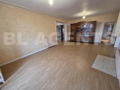 Maison - 202 m² - 8 pièces