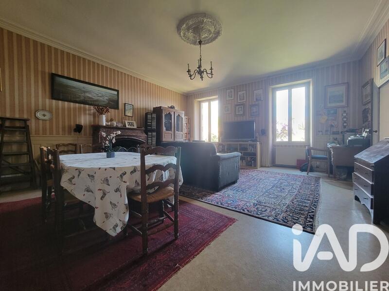 Maison - 366 m² - 12 pièces