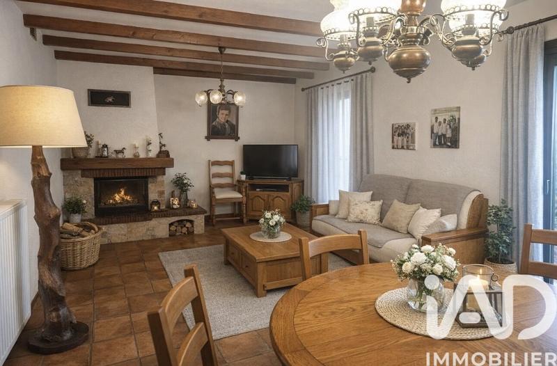 Maison - 180 m² - 9 pièces