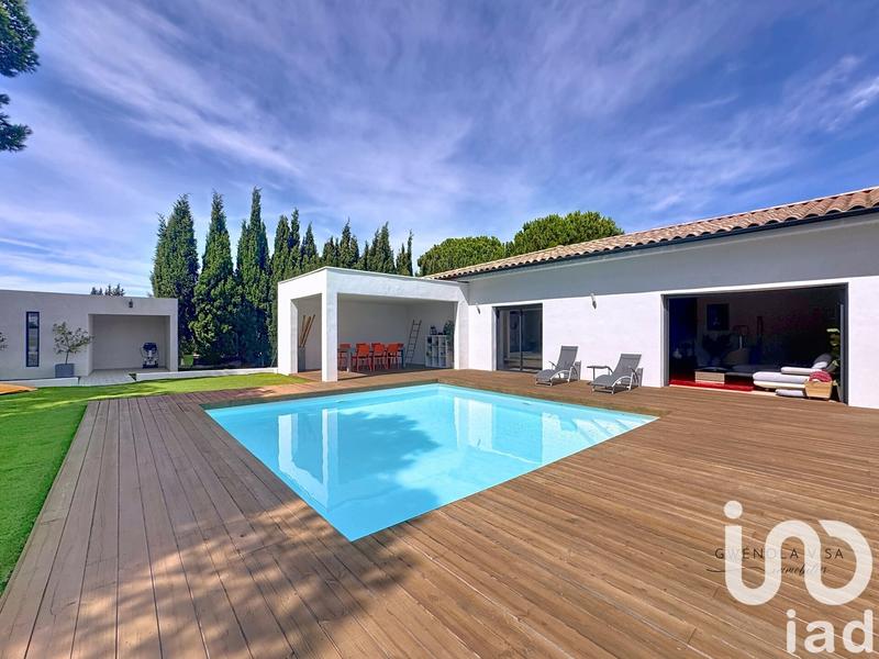 Maison - 260 m² - 6 pièces