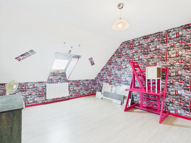 Maison - 200 m² - 6 pièces