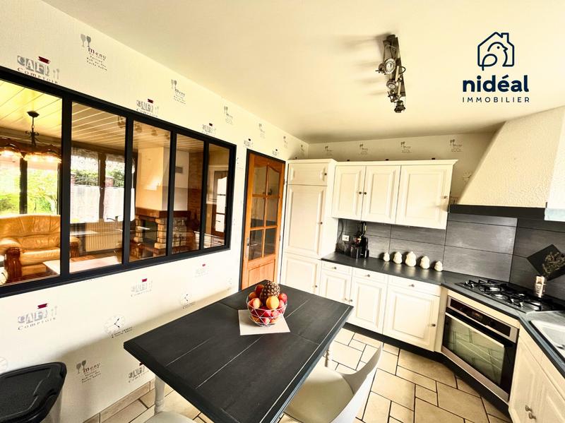 Maison - 240 m² - 8 pièces