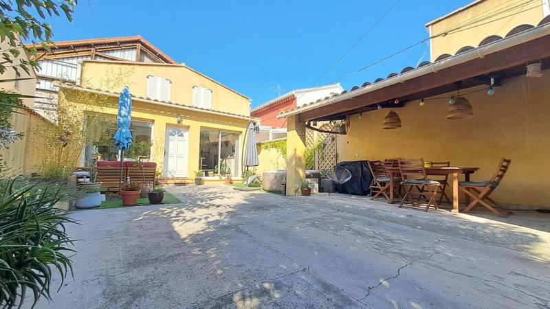 Maison - 95 m² - 5 pièces