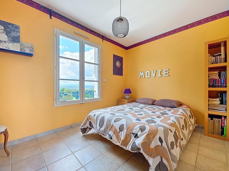 Maison - 200 m² - 5 pièces