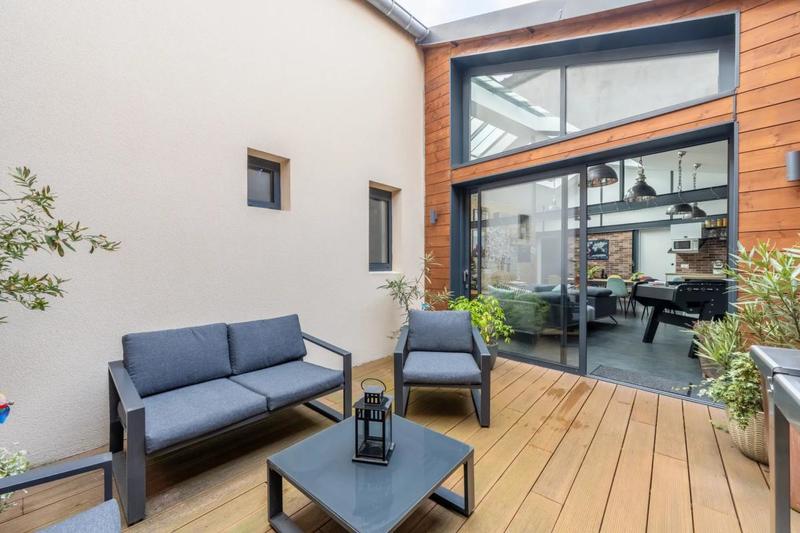 Maison - 166 m² - 6 pièces