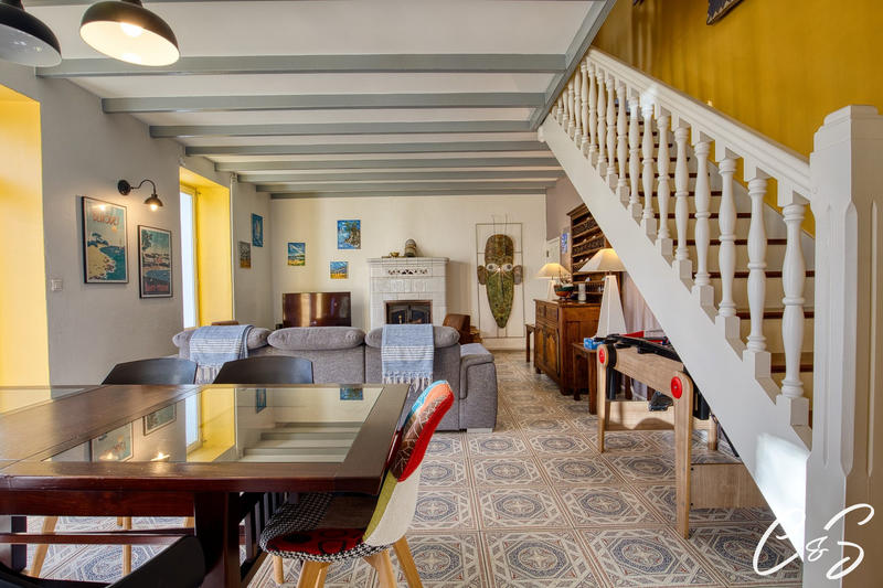 Maison ancienne - 335 m² - 11 pièces