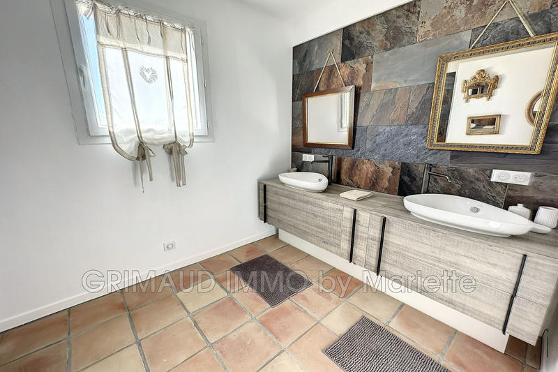 Maison - 320 m² - 13 pièces