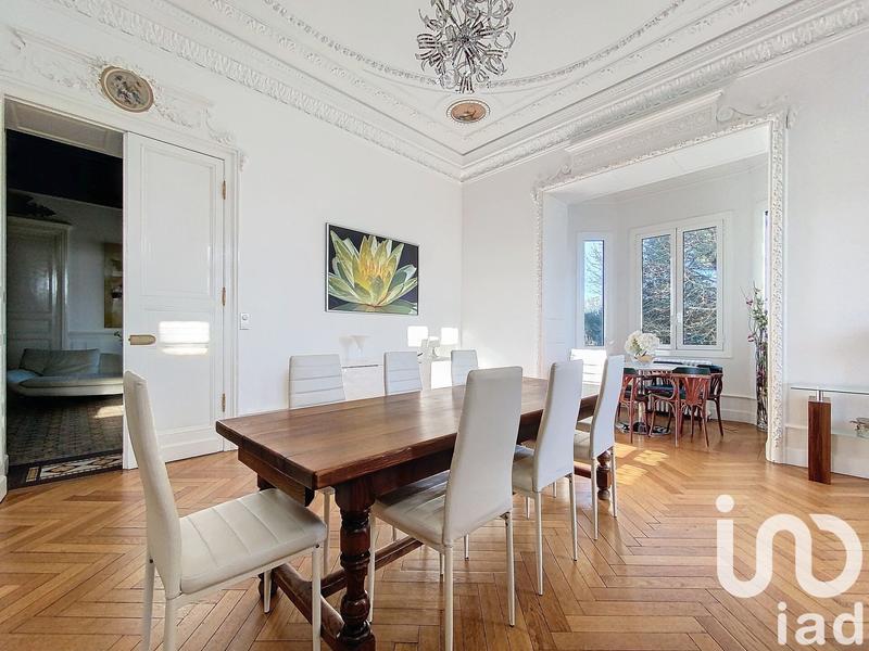 Maison - 471 m² - 11 pièces