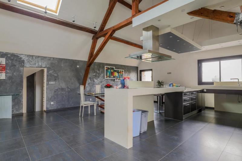 Maison - 395 m² - 9 pièces