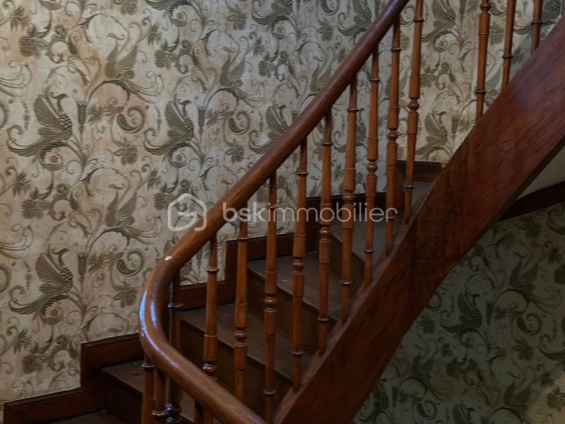 Maison - 282 m² - 11 pièces