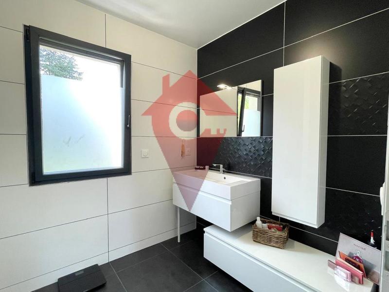 Maison - 111 m² - 4 pièces