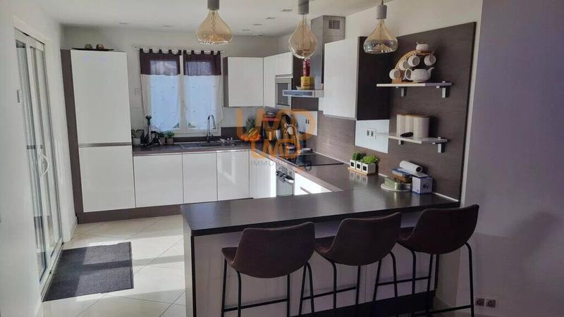 Propriété - 250 m² - 7 pièces