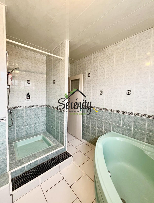 Maison - 90 m² - 5 pièces