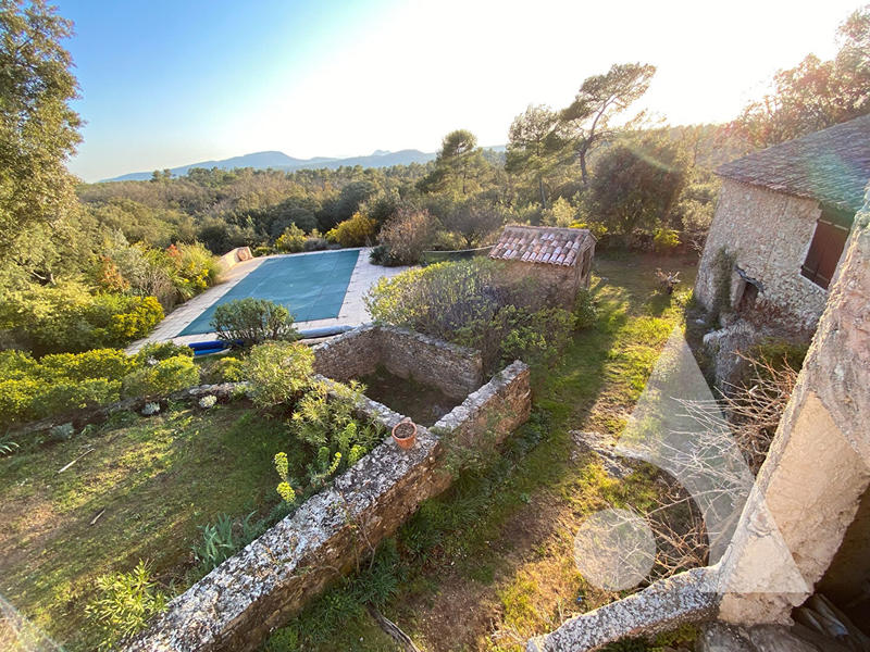 Maison - 490 m² - 19 pièces