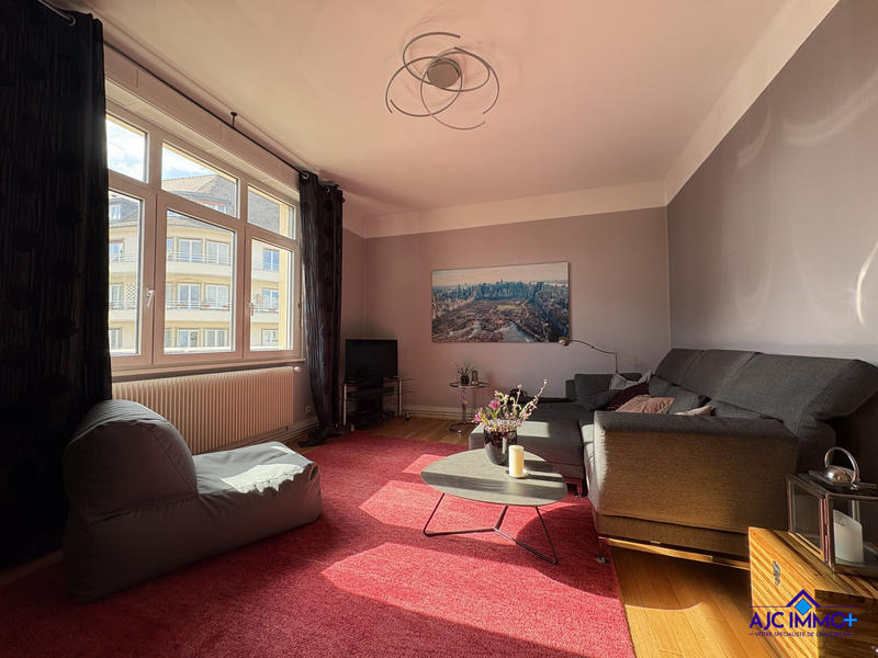 Appartement - 160 m² - 8 pièces